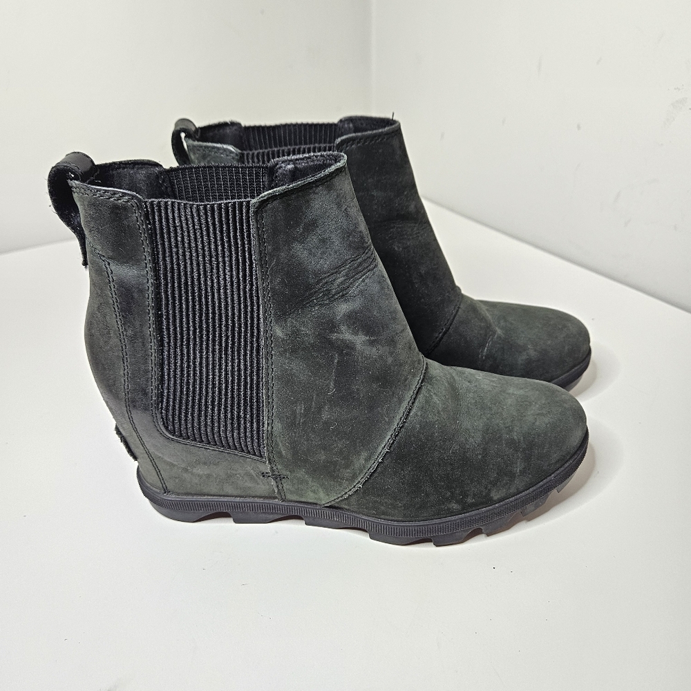 Sorel Joan of Arctic Wedge Chelsea Bootie Boots Boot In Black Suede Women's 8.5